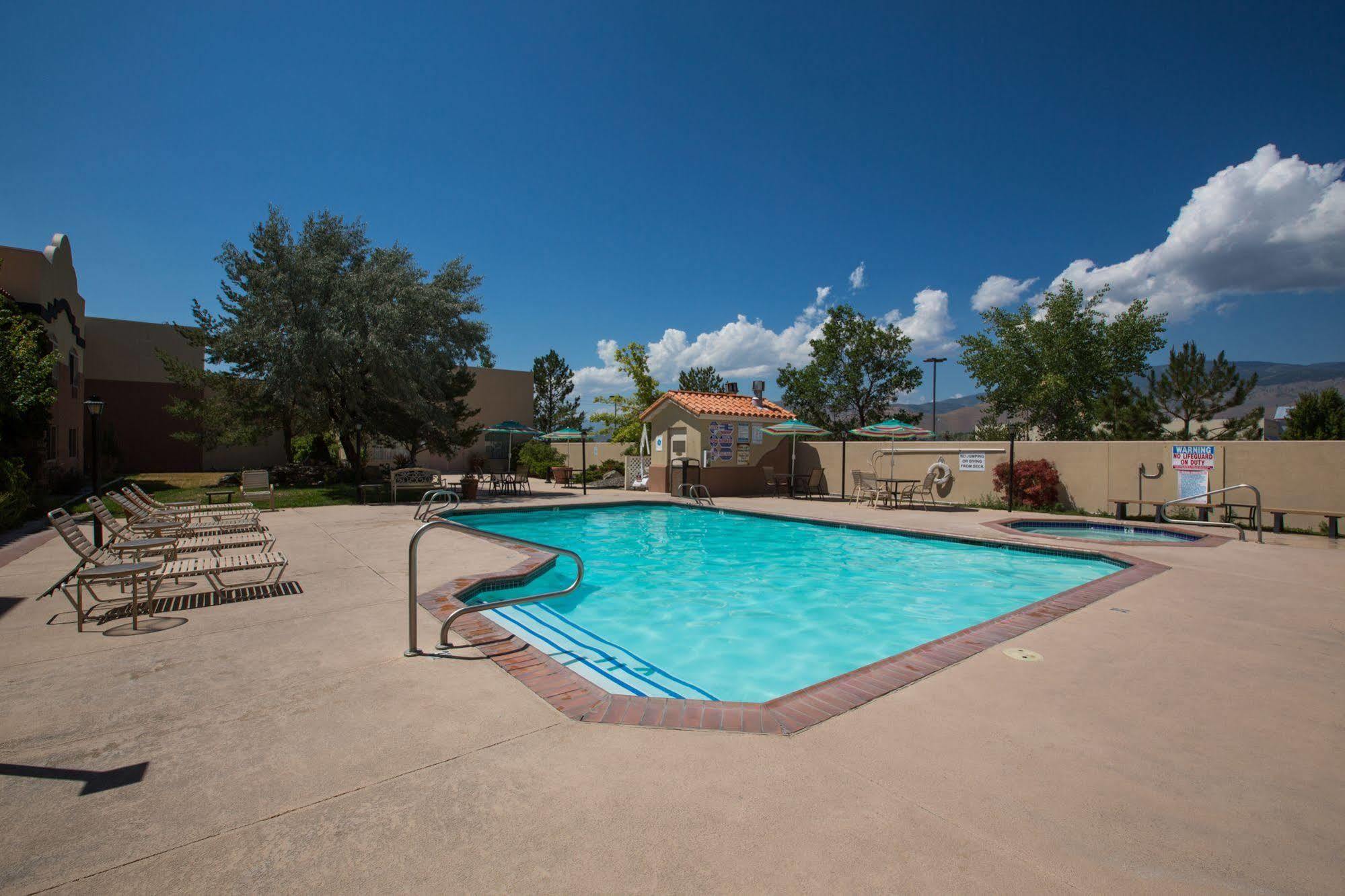Hotel Gold Dust West 3*